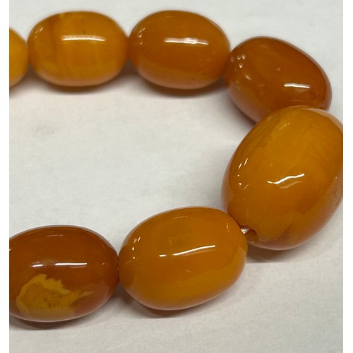 582 - Six strings of vintage amber beads.
Butterscotch necklace 31gms.