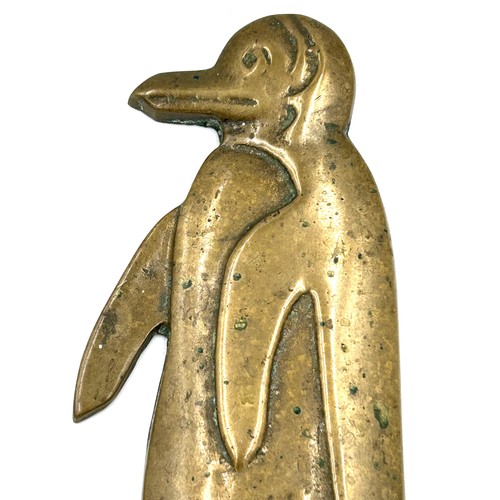 62 - An Art Deco bronze penguin 15.5cm h.