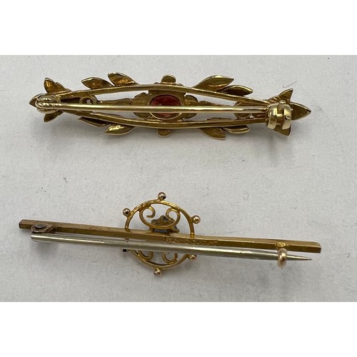 527 - Two 9 carat gold gem set bar brooches. Total weight 4.8gm.