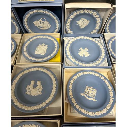 349 - A large quantity of Wedgwood Jasperware pin dishes comprising 2 x Portland blue, 2 x pink (Aurora 80... 