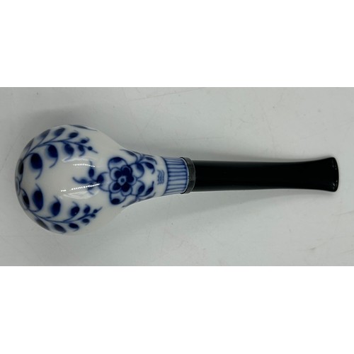 1171 - Five pipes to include two meerschaum both with amber stems, one with white metal mounts in fitted ca... 