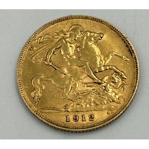 722 - A George V 1912 half sovereign. Weight 4gm.