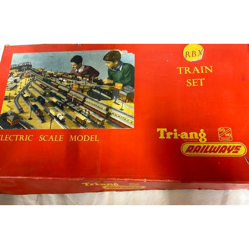 1107 - Boxed Triang to include a R323 Operating Royal Mail Coach Set and a Triang Train Set with a Princess... 