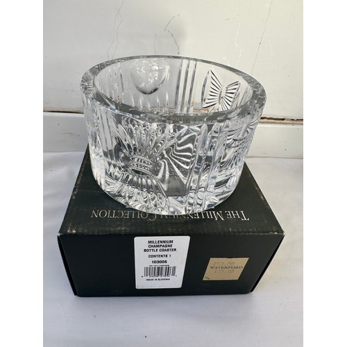 485 - Glass to include Waterford Millenium champagne bottle coaster, glass Christmas tree, pair Villeroy a... 