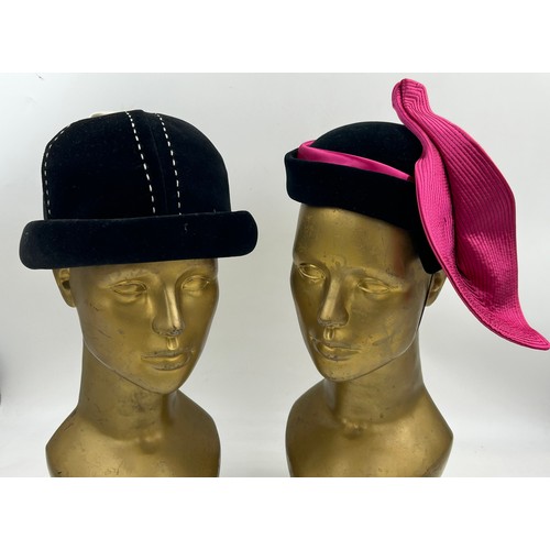 869 - Hats and bags. Hats to include 60's pink cloche by Madame Fausta, London, 60's black velvet cloche w... 