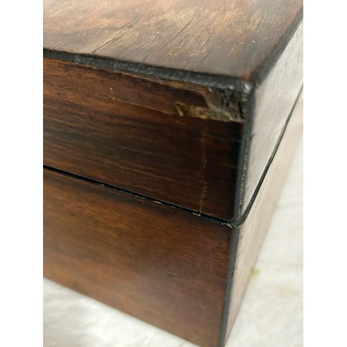 899 - A sewing box and contents, the interior with compartmentalised lift-out tray 25 x 17.5 x 12cm togeth... 