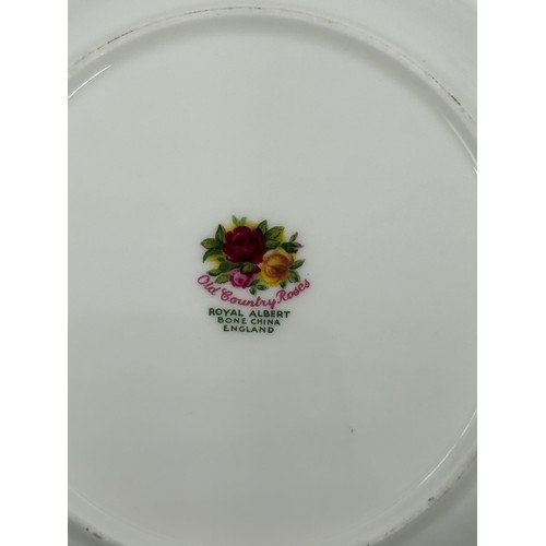 389 - Royal Albert Old Country Roses first quality to include, 6x cups and saucers, 6x cake plates, candle... 