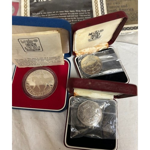 723 - A collection of coins and notes some silver to include 211g of pre 1921 silver coins, 310g of pre 19... 