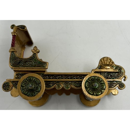 473 - Hantel Victorian Miniatures Carnival Collection Jubilee Bandwagon Set to include the bandwagon and d... 