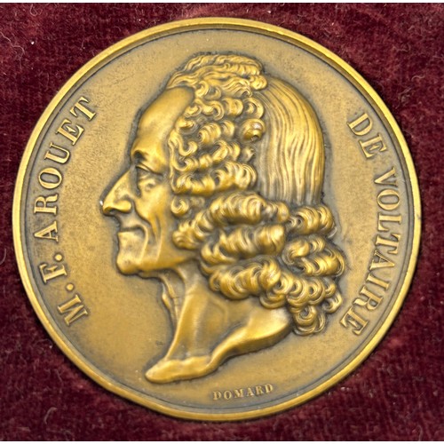 734 - Bronze medallions to include Joseph Fry 1728-1787, Victoria Regina Stampex Throphy Contest Award, M.... 