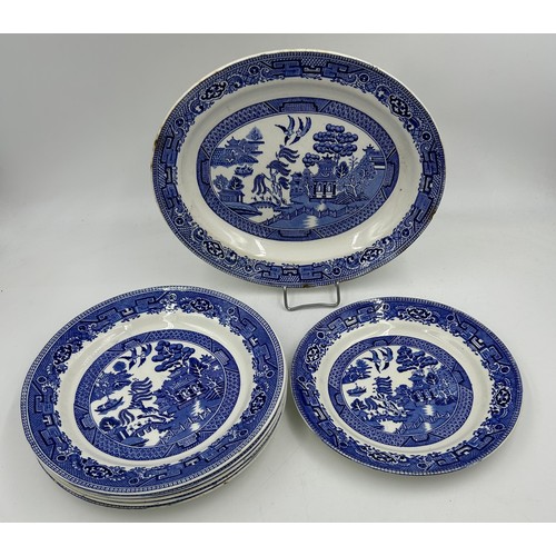 415 - A large collection of blue & white Willow Pattern items to include 6 x Booths 'Real Old Willow' A802... 