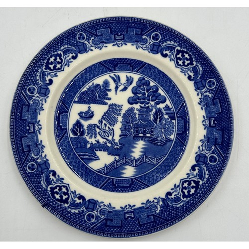 415 - A large collection of blue & white Willow Pattern items to include 6 x Booths 'Real Old Willow' A802... 