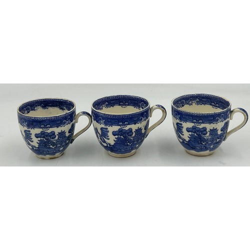 415 - A large collection of blue & white Willow Pattern items to include 6 x Booths 'Real Old Willow' A802... 