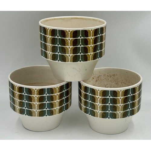 420 - A selection of 1960s Hornsea Pottery by John Clappison to include 3 x planters 13cm, green 'Summit' ... 