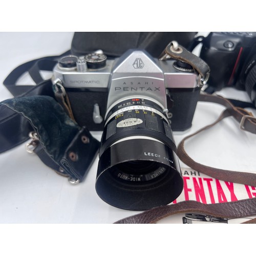 964 - Cameras to include Pentax Asahi Spotmatic with Hanimex lens and Asahi Pentax Guide, Voigtlander Vito... 