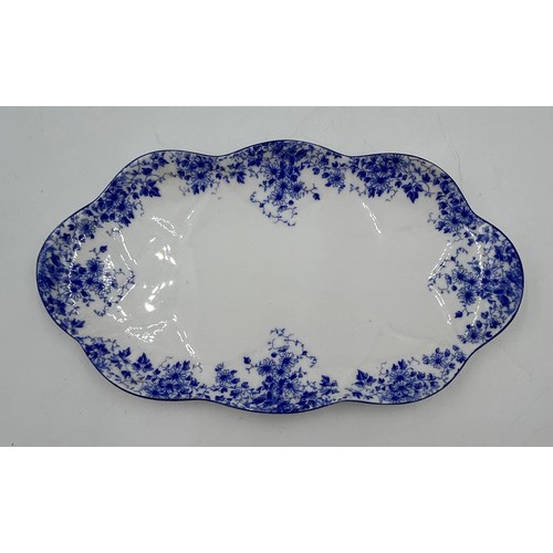 422 - A Shelley 'Dainty Blue 051/28' part tea service to include 2 x cake plates 20cm, 2 x plates 16cm, 5 ... 