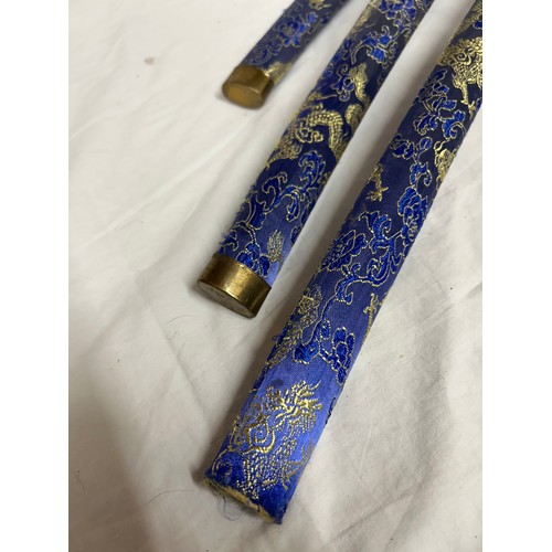 1225 - A set of three blue dragon Kitana swords decorated in blue and gold fabric (3).