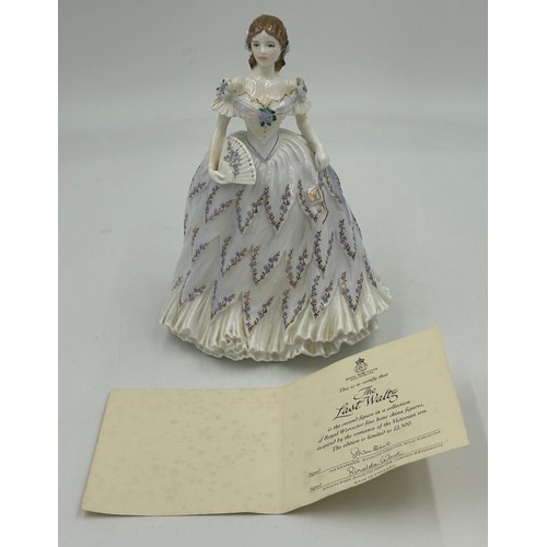 424 - A collection of Royal Doulton figurines to include Sunday Best HN2206, Suzanne HN4098, Amy HN3854, F... 