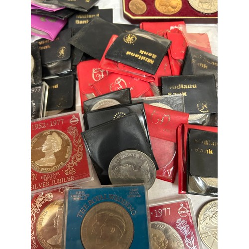 737 - Various coinage of Great Britain to include an Elizabeth II 1953 Coronation cased proof set 10 coins... 