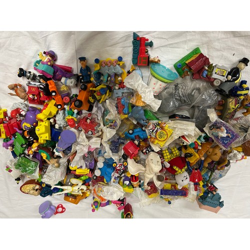 1117 - A large quantity of promotional toys associated with McDonalds Happy Meals (120), TY Beanie Babies (... 