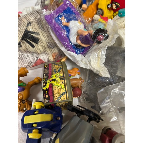 1117 - A large quantity of promotional toys associated with McDonalds Happy Meals (120), TY Beanie Babies (... 