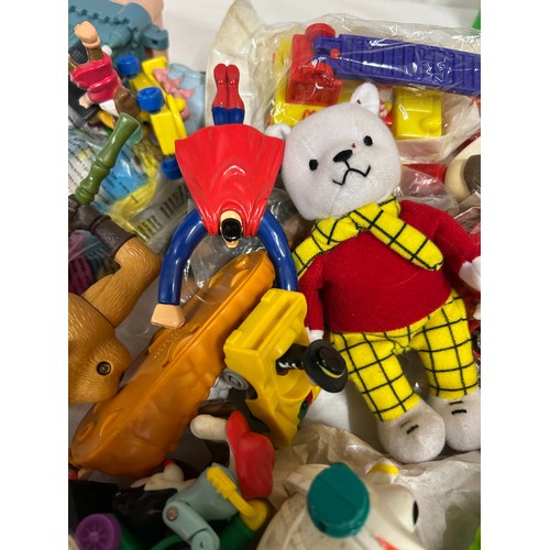 1117 - A large quantity of promotional toys associated with McDonalds Happy Meals (120), TY Beanie Babies (... 