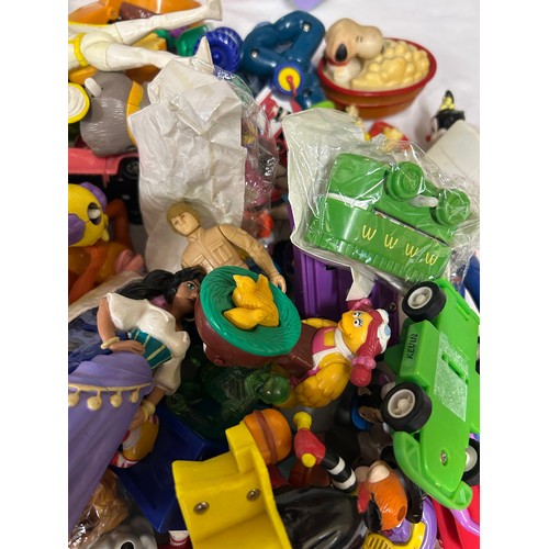 1117 - A large quantity of promotional toys associated with McDonalds Happy Meals (120), TY Beanie Babies (... 