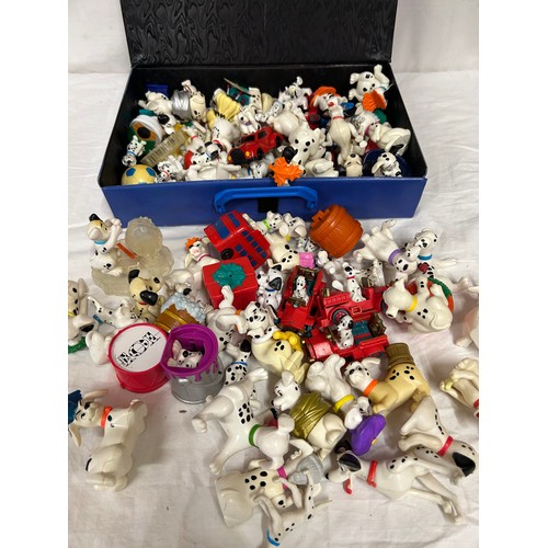 1118 - A quantity of 101 Dalmatians Disney toys various sizes along with a related carry case.