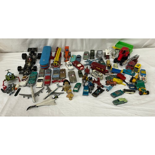 1120 - A collection of vintage die cast Corgi, Dinky, Matchbox and Lesney toys to include Dinky 351 U.F.O. ... 