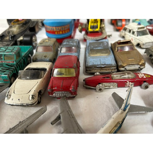 1120 - A collection of vintage die cast Corgi, Dinky, Matchbox and Lesney toys to include Dinky 351 U.F.O. ... 