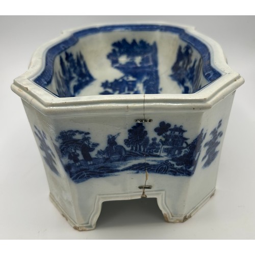 135 - An early 19th century blue and white transfer printed Spode Boy on a Buffalo pattern large dog bowl,... 