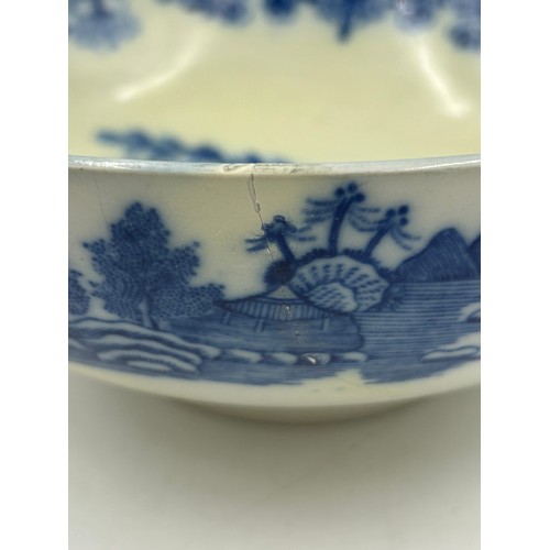 139 - A late 18th century blue and white transfer printed King and Constitution fruit bowl, c. 1795, toget... 