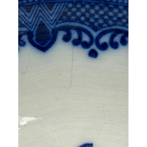 139 - A late 18th century blue and white transfer printed King and Constitution fruit bowl, c. 1795, toget... 