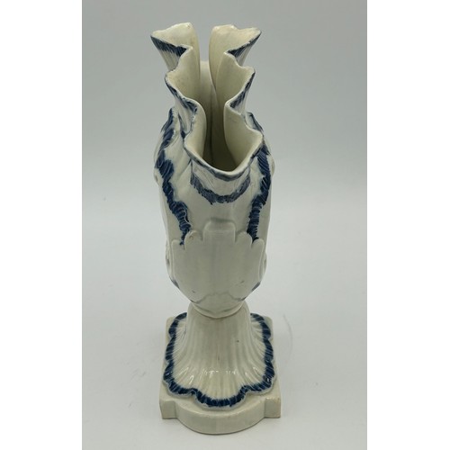 148 - A late 18th century blue and white hand-painted pearlware shell edge quintal vase, c. 1790. 21cm tal... 