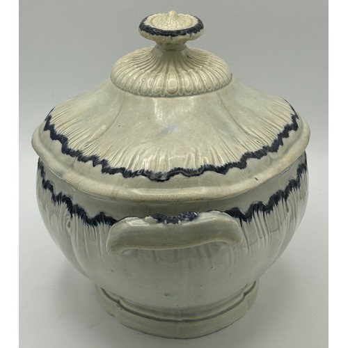 161 - An early 19th century pearlware blue and white hand-painted, shell edge soup tureen and cover c. 181... 