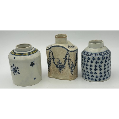 171 - Three early 19th century pearlware blue and white hand-painted tea caddies, c. 1810. 10 - 12 cm tall... 