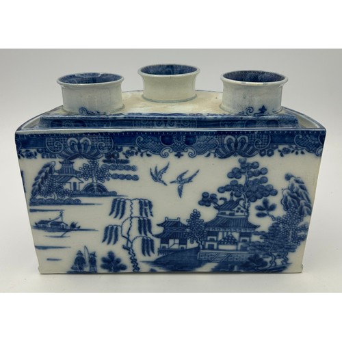 173 - An early 19th century blue and white transfer printed chinoiserie pattern bough pot and cover, c. 18... 