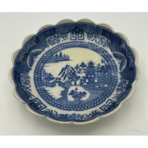 202 - A group of early 19th century transfer printed wares, c. 1800-20. To include a Spode Forest Landscap... 