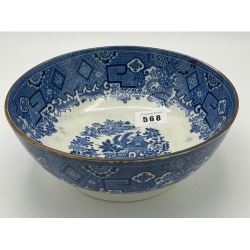 203 - Three early 19th century blue and white transfer printed chinoiserie pattern bowls, c. 1800. Includi... 