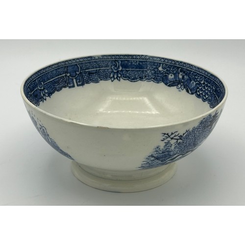 203 - Three early 19th century blue and white transfer printed chinoiserie pattern bowls, c. 1800. Includi... 