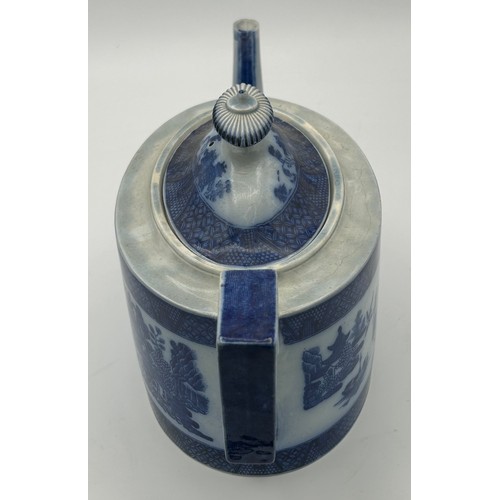 205 - Two early 19th century blue and white transfer printed teapots and a coffeepot, c. 1800. Including a... 