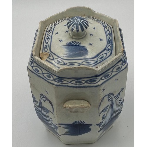 217 - A group of early 19th century hand-painted blue and white pearlware pieces, c. 1810-20. To include a... 