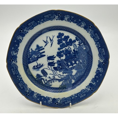 264 - A group of early 19th century blue and white transfer printed mainly Spode plates, c. 1810-20. To in... 