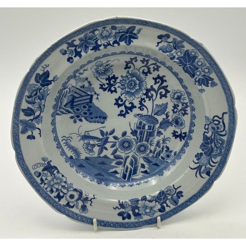 266 - A group of early 19th century blue and white transfer printed Spode plates and soup dishes, c. 1810-... 