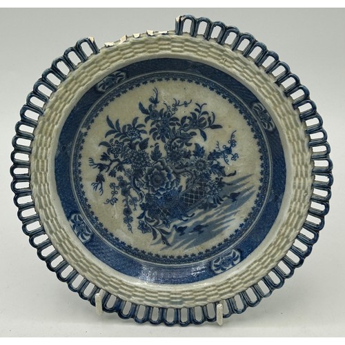 269 - A group of early 19th century blue and white transfer printed  plates, c. 1810-20. To include: Longb... 