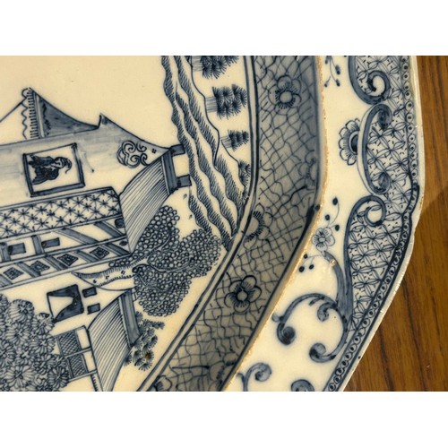 275 - An early 19th century blue and white transfer printed large Spode Willow platter, c. 1810. Together ... 