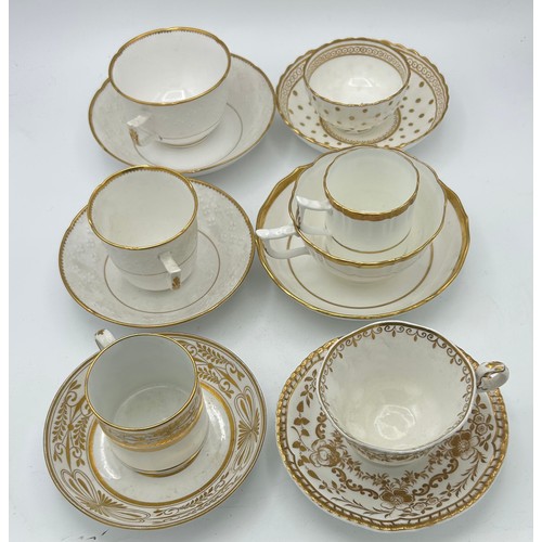 291 - A group of early 19th century hand-painted Spode porcelain cups and saucers with gilding, c. 1820. S... 