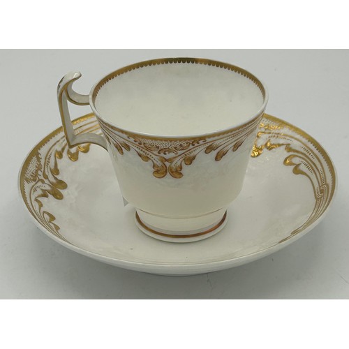 296 - A group of early 19th century hand-painted Spode porcelain cups and saucers with gilding, c. 1820. S... 