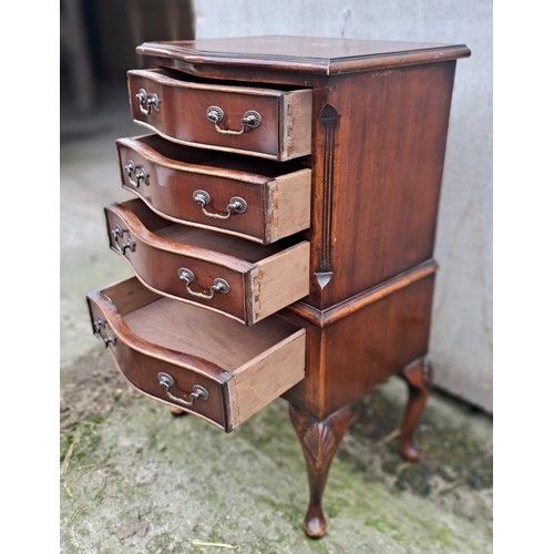 46 - A four height mahogany chest of drawers on cabriole legs. 77cm h x 45cm w x 30cm d.