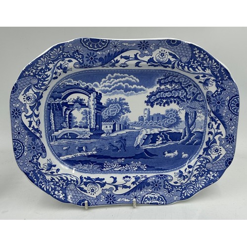 442 - Spode part dinner service with Italian scenes to include 1 x platter measuring 31cm, 8 x 8 x dinner ... 